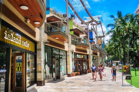 downtown waikiki shops.